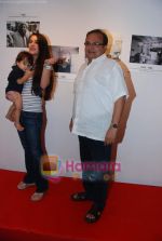 Tara Sharma at Anupam Kher_s art exhibition in Bandra on 7th Sept 2010 (6).JPG